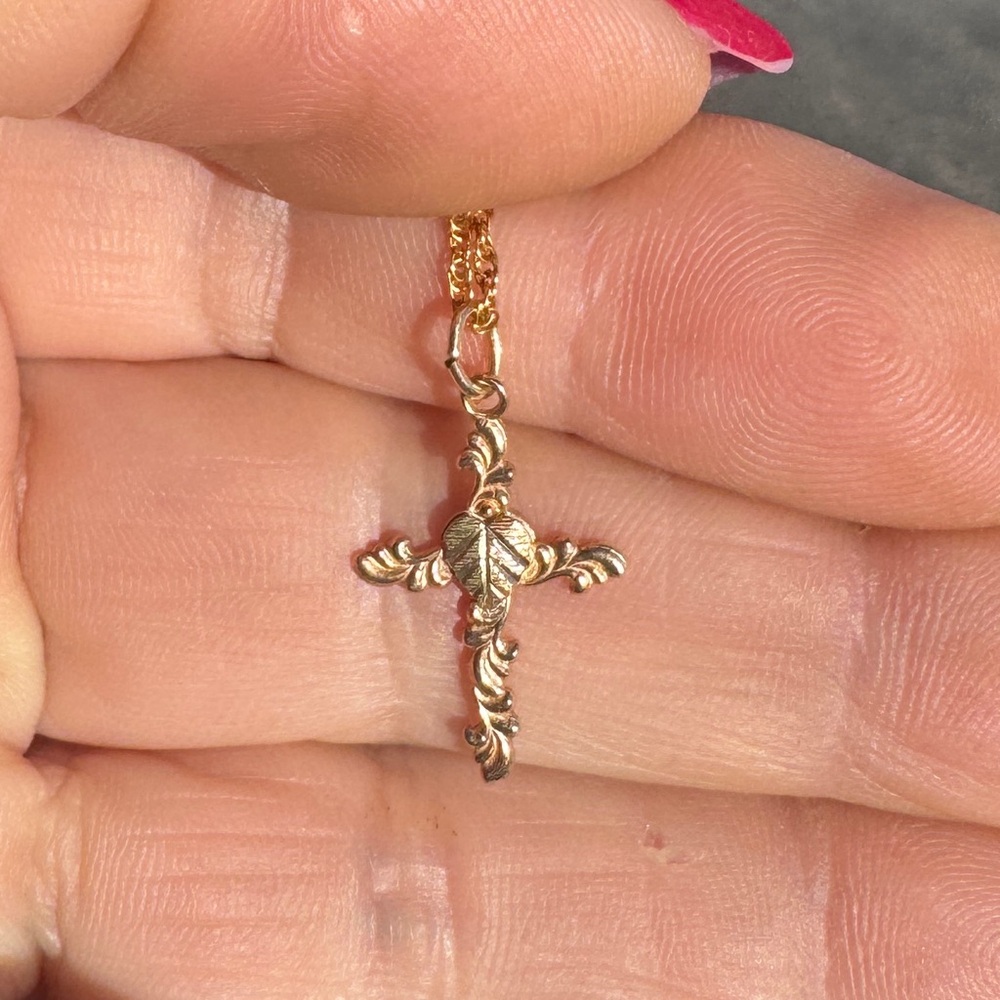 Coleman Black Hills Gold Cross - 10 kt
